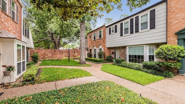 Building Photo - 12615 Huntingwick Dr Rental