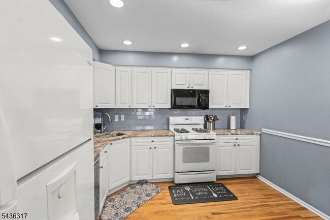 Photo - 21 Edgefield Dr