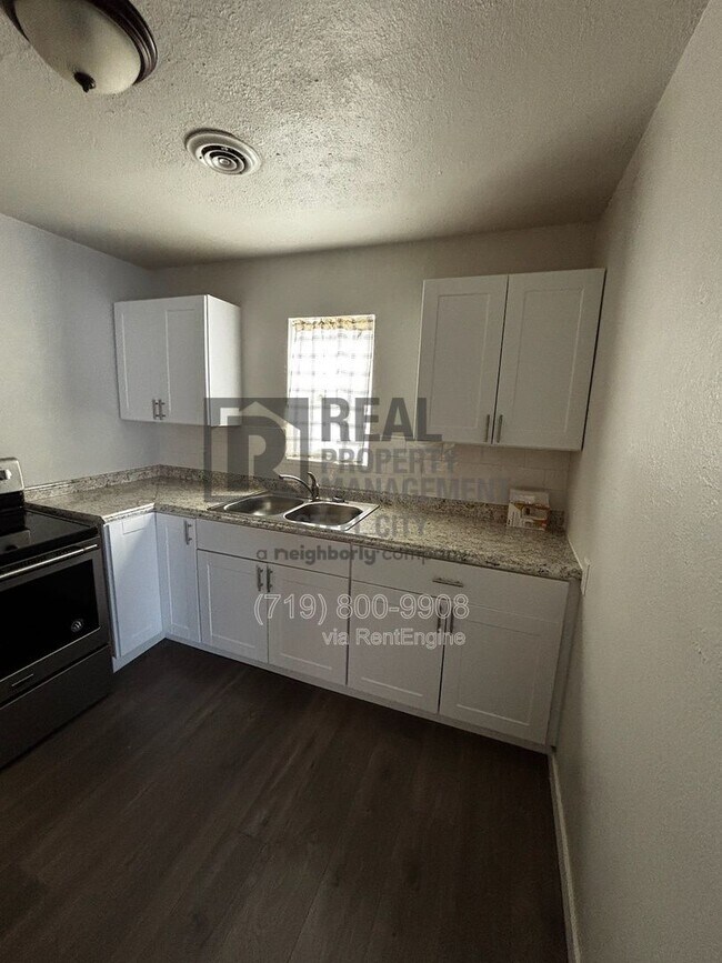 1428 E Orman Ave