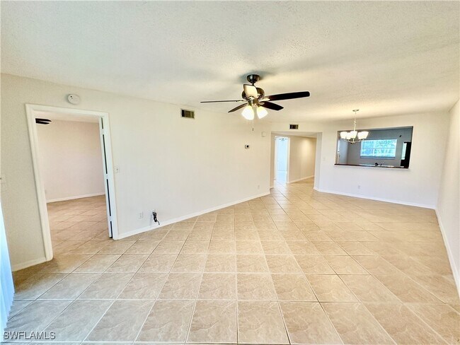 Photo - 738 Landover Cir Unidad 102