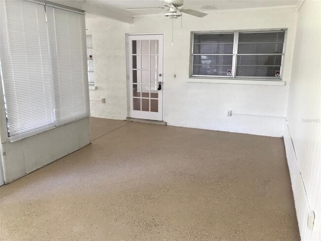 Photo - 2916 24th St W