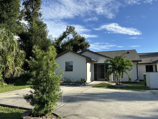 Photo - 9331 Tacoma Ave Unit A