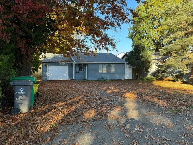 Building Photo - 2429 NE Saratoga St