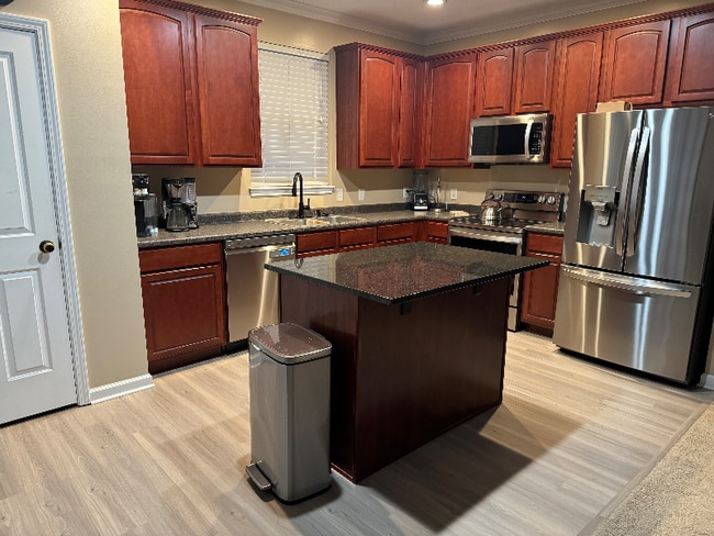 Photo - 6948 Vistamere Way