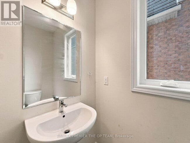 Photo - 116 Molozzi St