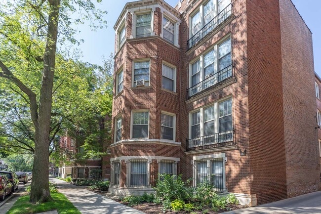 Building Exterior - 5034-5046 S. Woodlawn Avenue