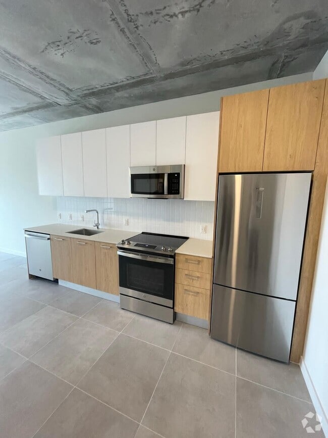 Building Photo - 242 NW 32nd St Unit A1 Rental