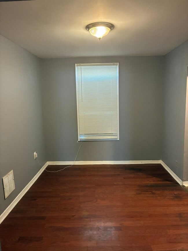 Photo - 2 bedroom and den