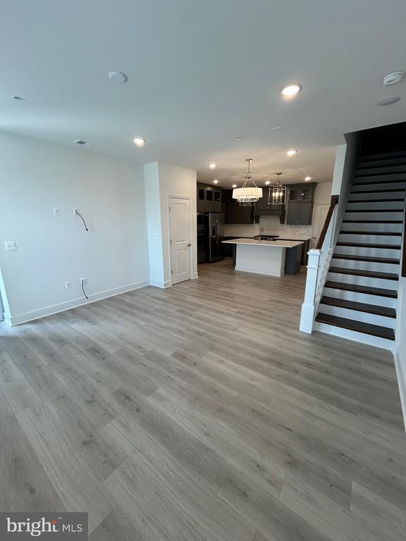 Building Photo - 2512 W Peninsula Dr