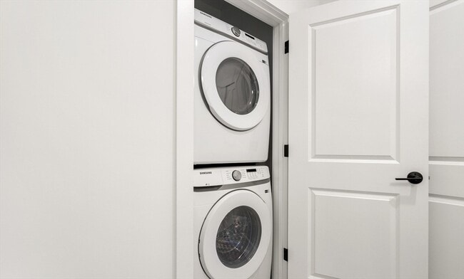 Photo - 600 Broadway Unidad 401