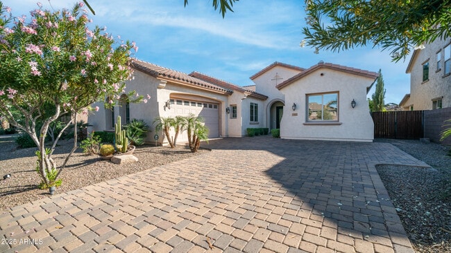 Photo - 561 W Yellowstone Way