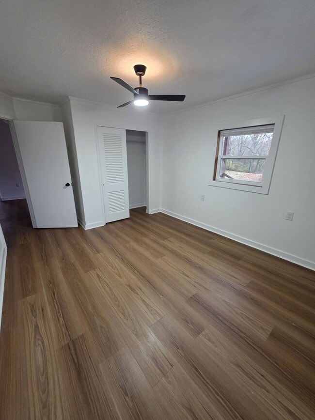 Photo - 986 Old Mail Rd