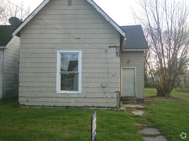 Building Photo - 1717 S Branson St Rental