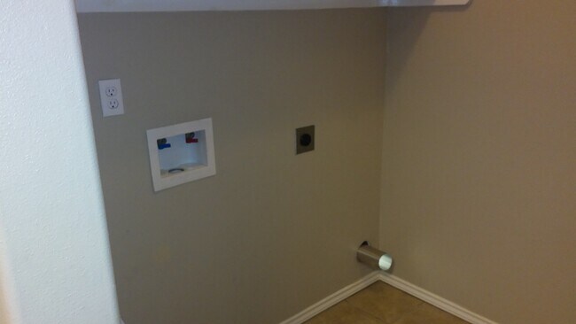 Washer Dryer Hook up - 422 Stone Drive Unit 1