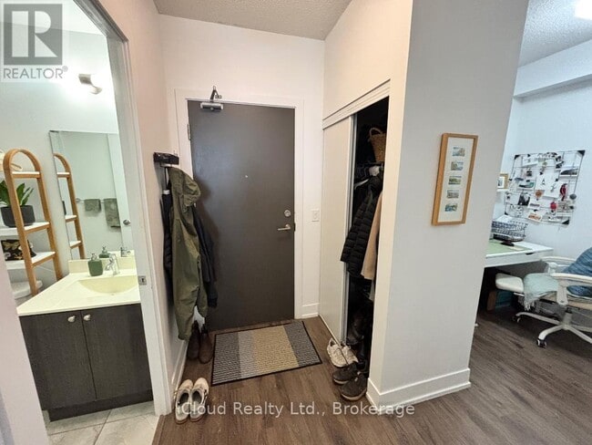 Photo - 68 Merton St Unit 410