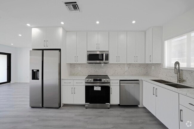 Building Photo - 1103 SW 12th St Rental