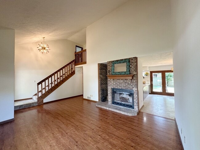 Photo - AVAILABLE NOW! Updated 3 Bed/2.5 Bath, 2 Car Garage - Close to Purdue & West Laf. Schools