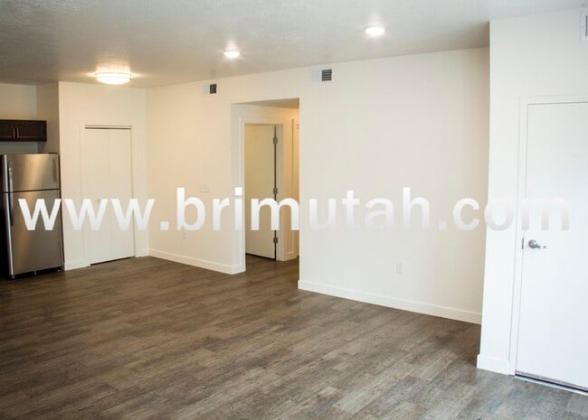 Photo - 3225 S 900 E