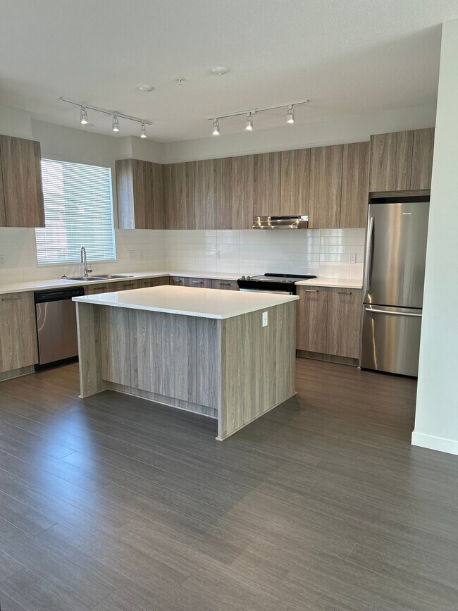 Photo - 8335 Nelson St