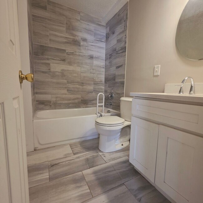 Photo - Cozy Home 4 Bed in Druid Hills