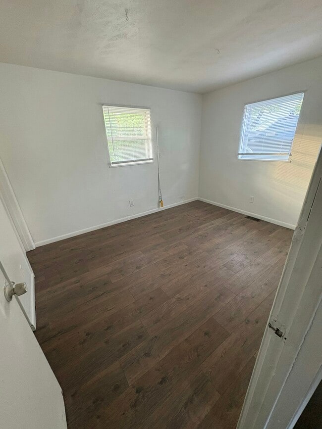 Photo - 2529 W Riverview Ave Unit C