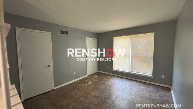 Building Photo - 3228 Lyndale Ave