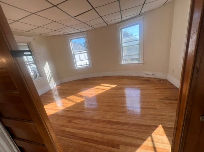 Building Photo - 7 Ames St