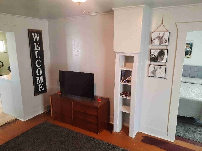 Photo - 709 Indiana St