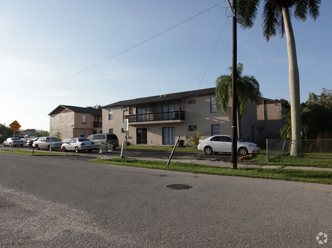 Primary Photo - 3950 Lora St