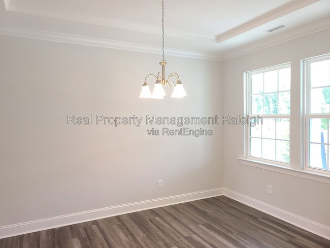 Photo - 704 Wrights Creek Way