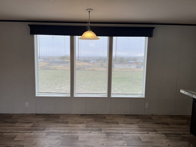 Photo - 582 Brent Dr