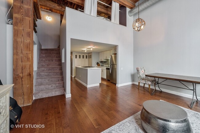 Photo - 1727 S Indiana Ave Unit 111