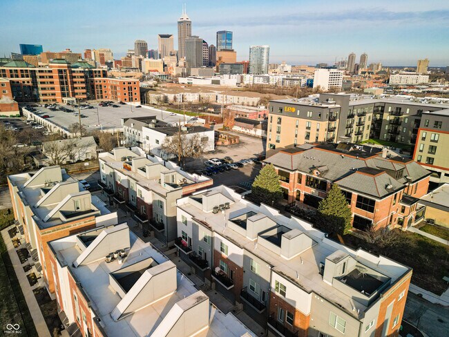 Photo - 743 Bates St