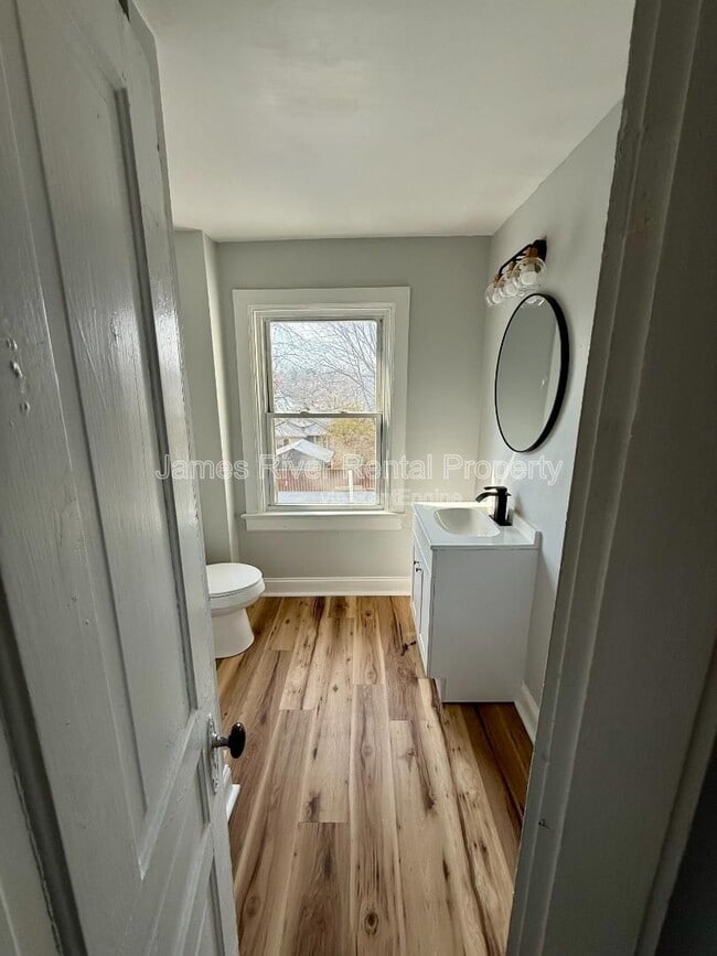 317 Grove St Unit B