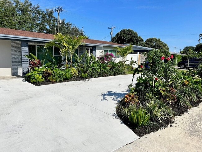 Photo - 1182 SE 2nd Ave