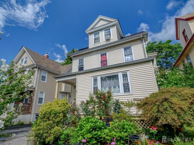 Photo - 231 Waverly Pl Unit 1