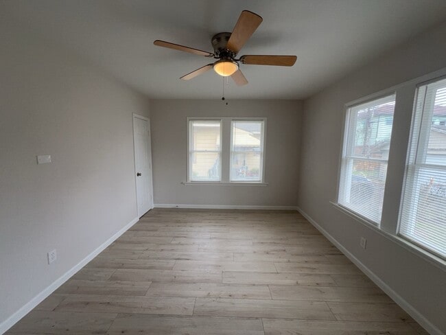 Photo - 1008 Studewood St