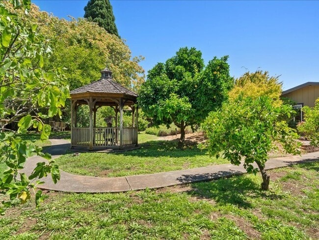 Photo - 235 Sherman St