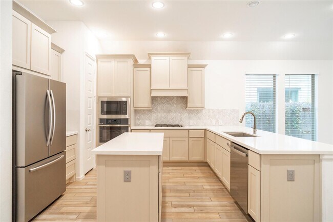 Photo - 31410 Golden Cliffs Ln