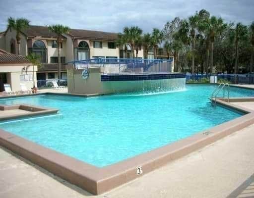 Photo - 15525 Miami Lakeway N Unidad 207