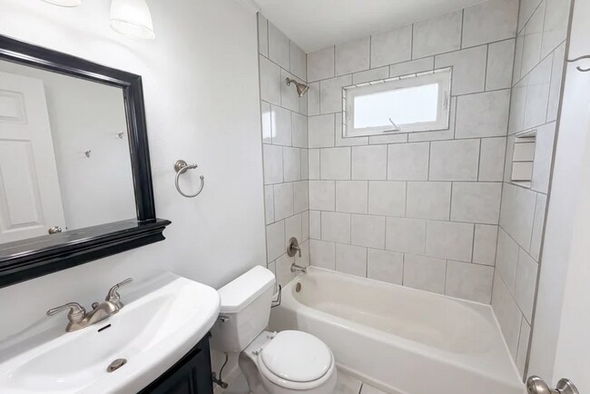 Photo - 1 Winstead Pl