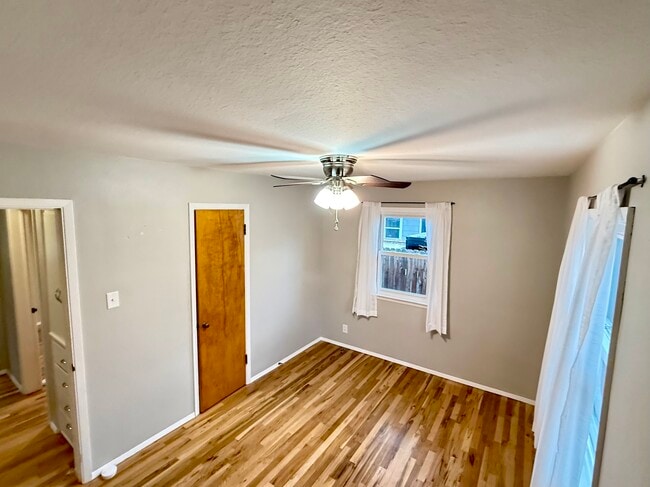 Photo - 843 Judson St