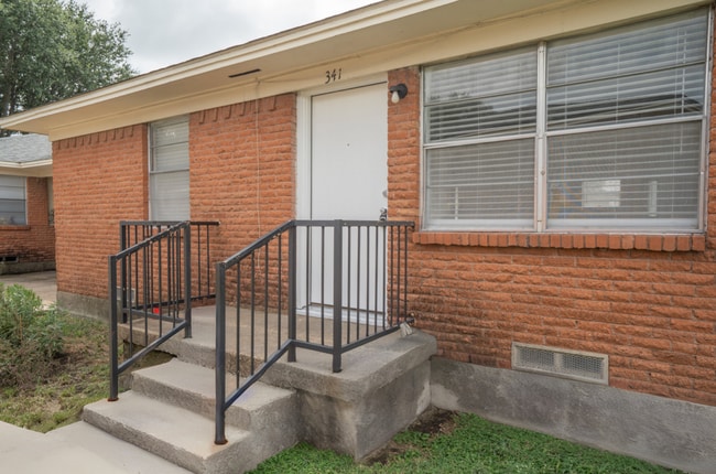 Freshly Renovated 3-Bedroom Duplex - Freshly Renovated 3-Bedroom Duplex Apartamento Unidad 341 Fouts
