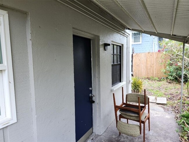 Building Photo - 2135 8th Ave N Unit 2