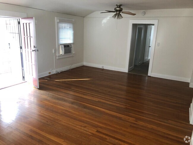 Building Photo - 418 Thorn St Unit 418 Rental