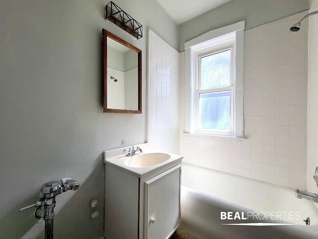 Photo - 511 W Melrose St Unit 414