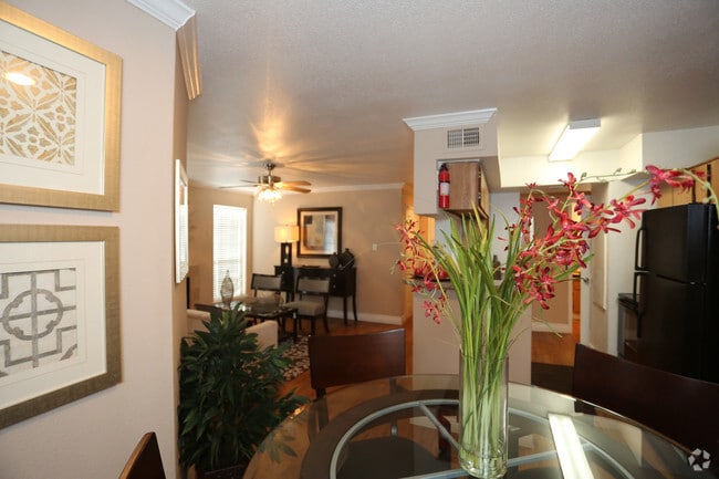1BR, 1BA-Dining Room