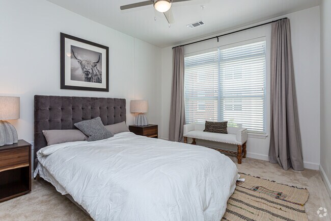 2 BR, 2 BA - 1,076 SF