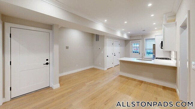 Photo - 161 Allston St Unidad 3