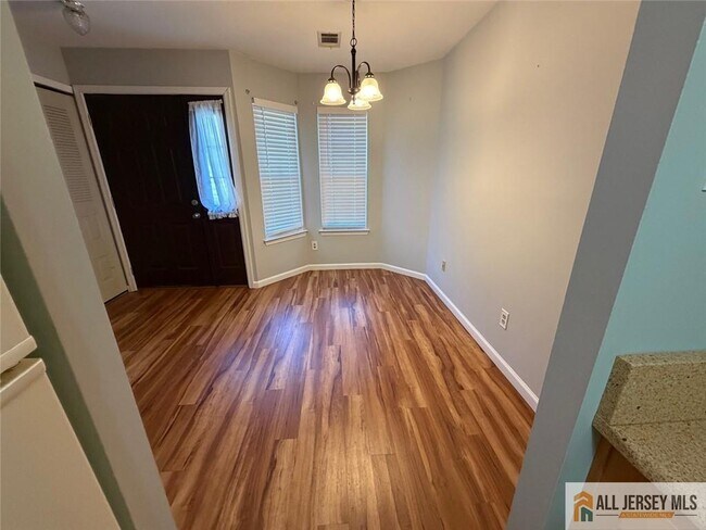 Photo - 601 Sunshine Ct Unit 601